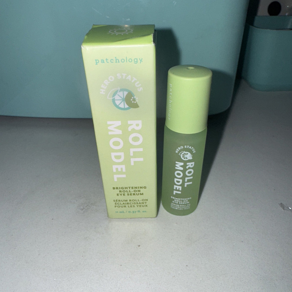 New No Seal Patchology Hero Status Roll Model Moisturizing eye serum 0.37 Floor